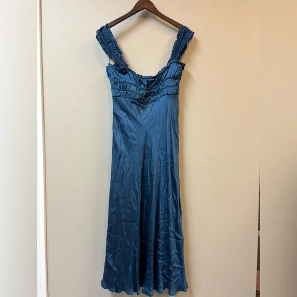 ASTR the Label Enola Satin Smocked Blue Midi Dress Wedding Bridal Baby Shower - Picture 5 of 6